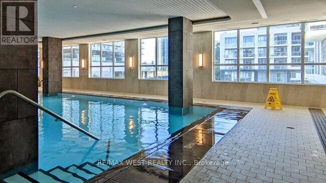 Photo du bâtiment - 65 Annie Craig Dr