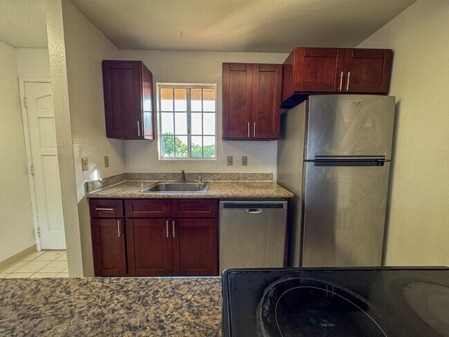 Foto del edificio - Available Now. 2BD/2BA/1PKG townhome at Vi...