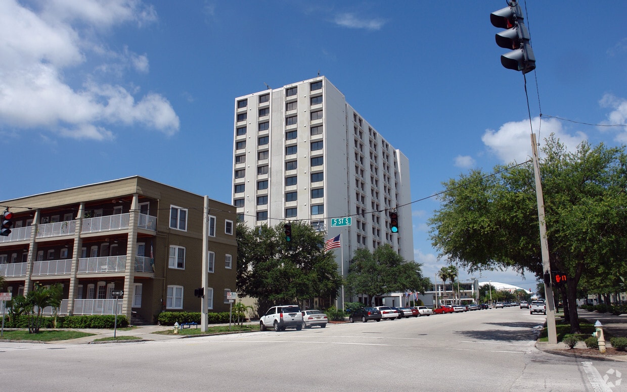 Building Photo - 540 Town Center