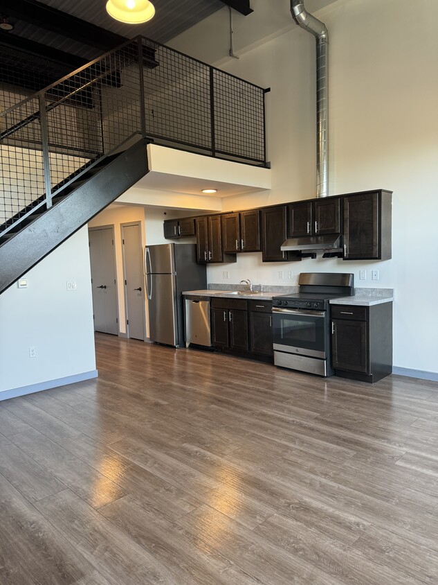 Primary Photo - Queen City Lofts Apartments