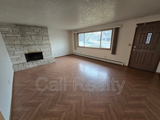 Building Photo - 4023 N Argonne Rd