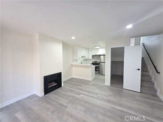 Foto del edificio - 6911 Woodley Ave