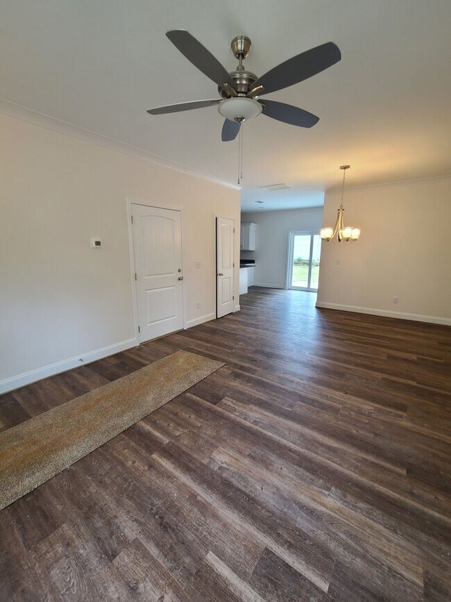 Building Photo - 5 Bed 4 Bath in Travelers Rest!!