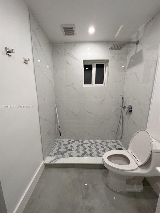 Foto del edificio - 2785 SW 33rd Ave