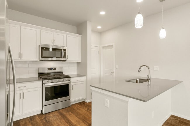 Kitchen - 2726 Barnstormer St