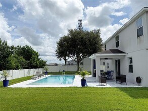 Building Photo - 12236 Fairlawn Dr