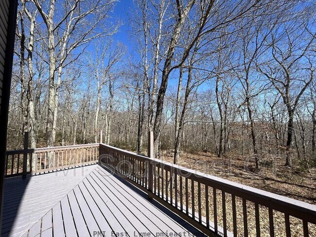 Foto del edificio - 349 West Rd