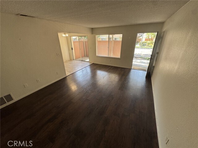 Foto del edificio - 16748 Cedarwood Cir