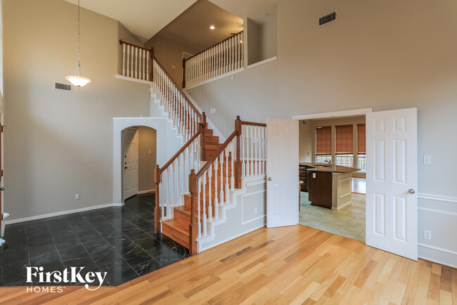Building Photo - 3104 Waterside Dr