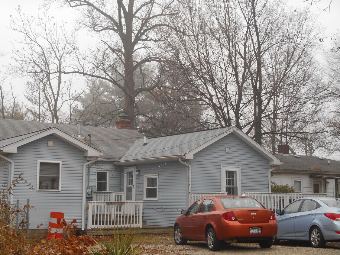 Building Photo - 1600 E University St