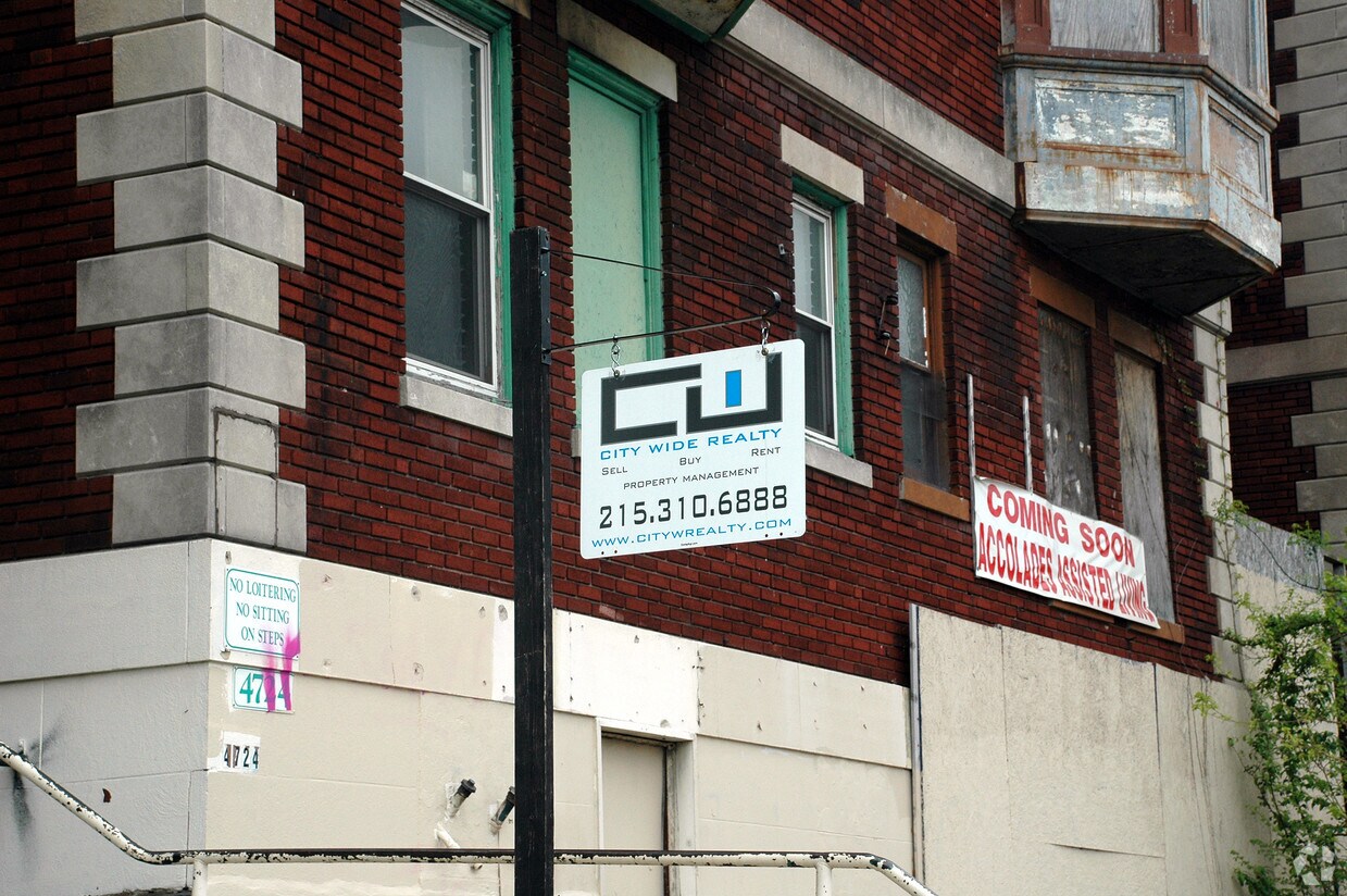 Building Photo - 4726 Chestnut St