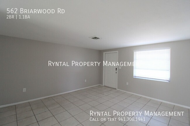 Foto del edificio - 562 Briarwood Rd