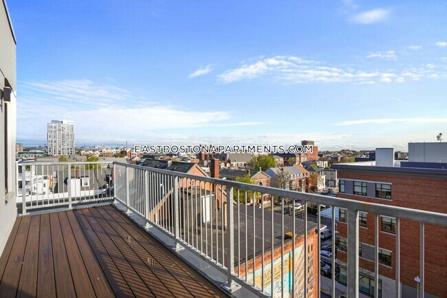 Building Photo - 194 Sumner St.