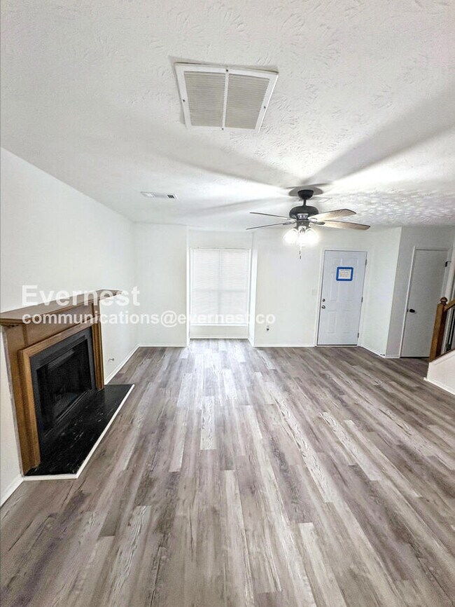 Foto del edificio - 6157 St Christophers Ct