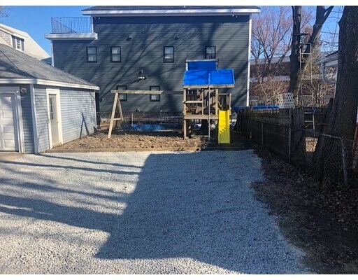 Building Photo - 59 E Elm Ave