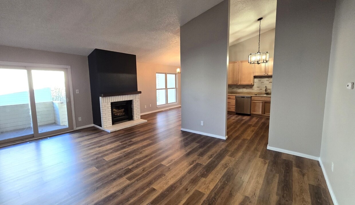 Primary Photo - 3 Bedroom, 2 Bathroom, Home With A 2 Car Garage For Rent In Indian Hills