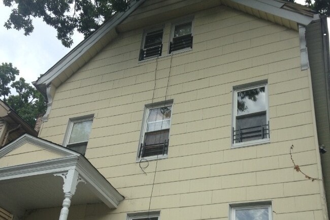 Building Photo - 634 Lincoln Ave