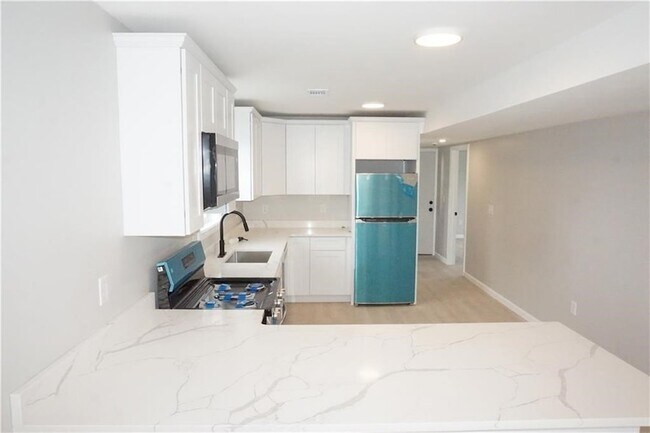 Foto del edificio - 359 Willard Ave