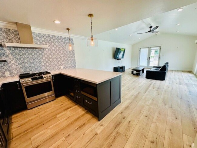 Foto del edificio - 15590 Palos Verdes Dr