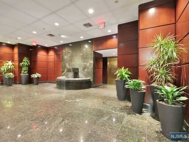 Building Photo - 900 Palisade Ave