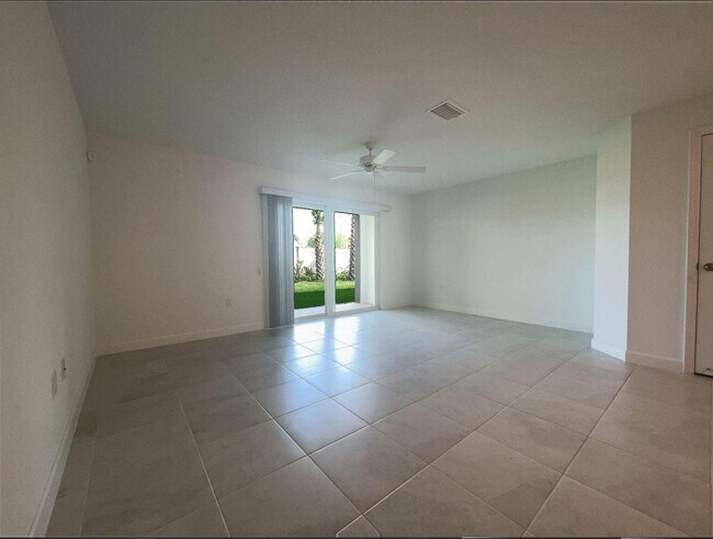 Foto del edificio - 6907 Broadwater Ln