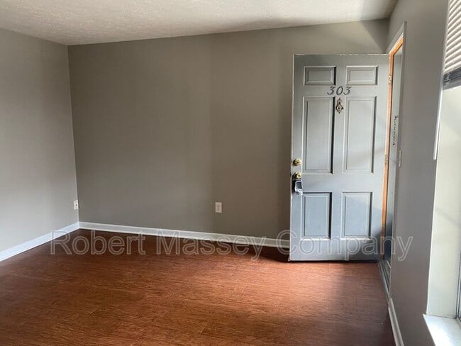 Building Photo - 2124 Cherokee Pkwy