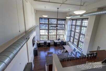 Foto del edificio - 715 N Graham St