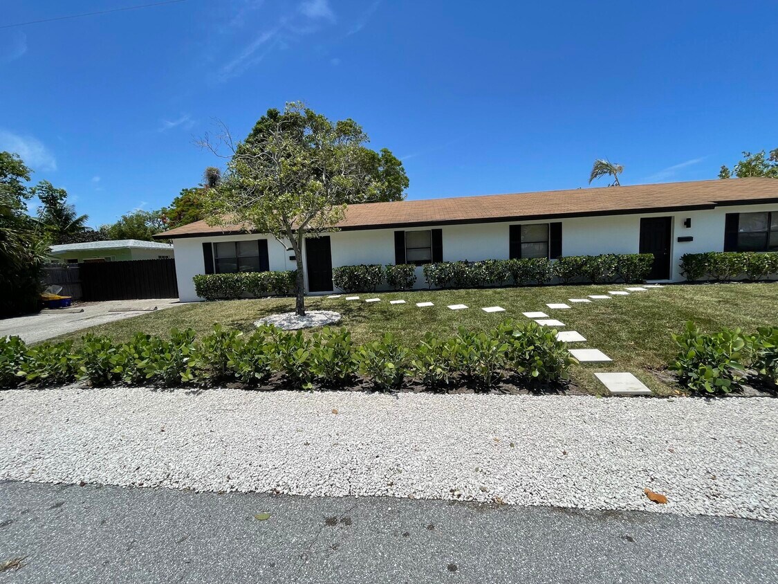 265 NE 12th St, Delray Beach, FL 33444 Townhouse for Rent in Delray