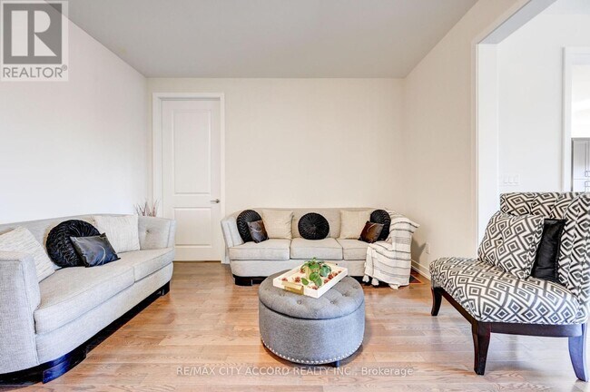 Building Photo - 400-400 Finch Ave