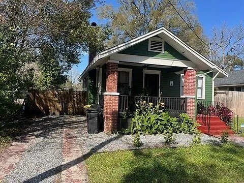 Foto del edificio - 2759 Dellwood Ave