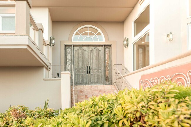 Foto del edificio - 3355 Palo Vista Dr