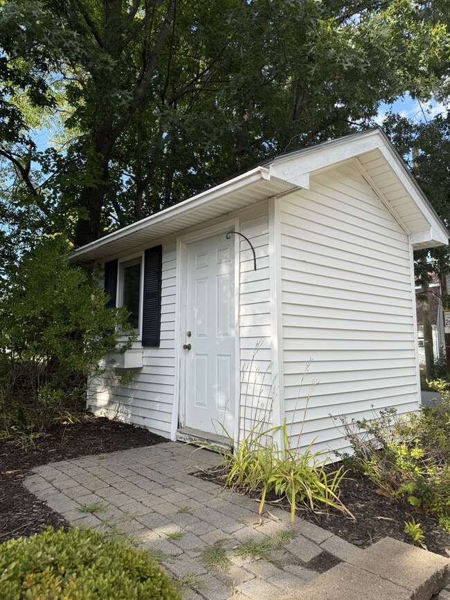 Building Photo - 126 Hills Ferry Rd