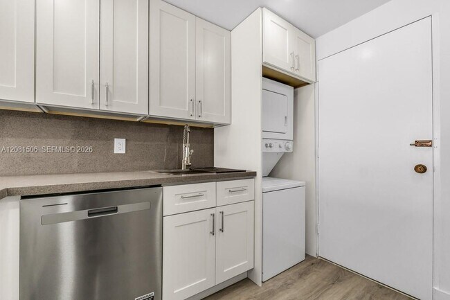 Building Photo - 3430 Galt Ocean Dr