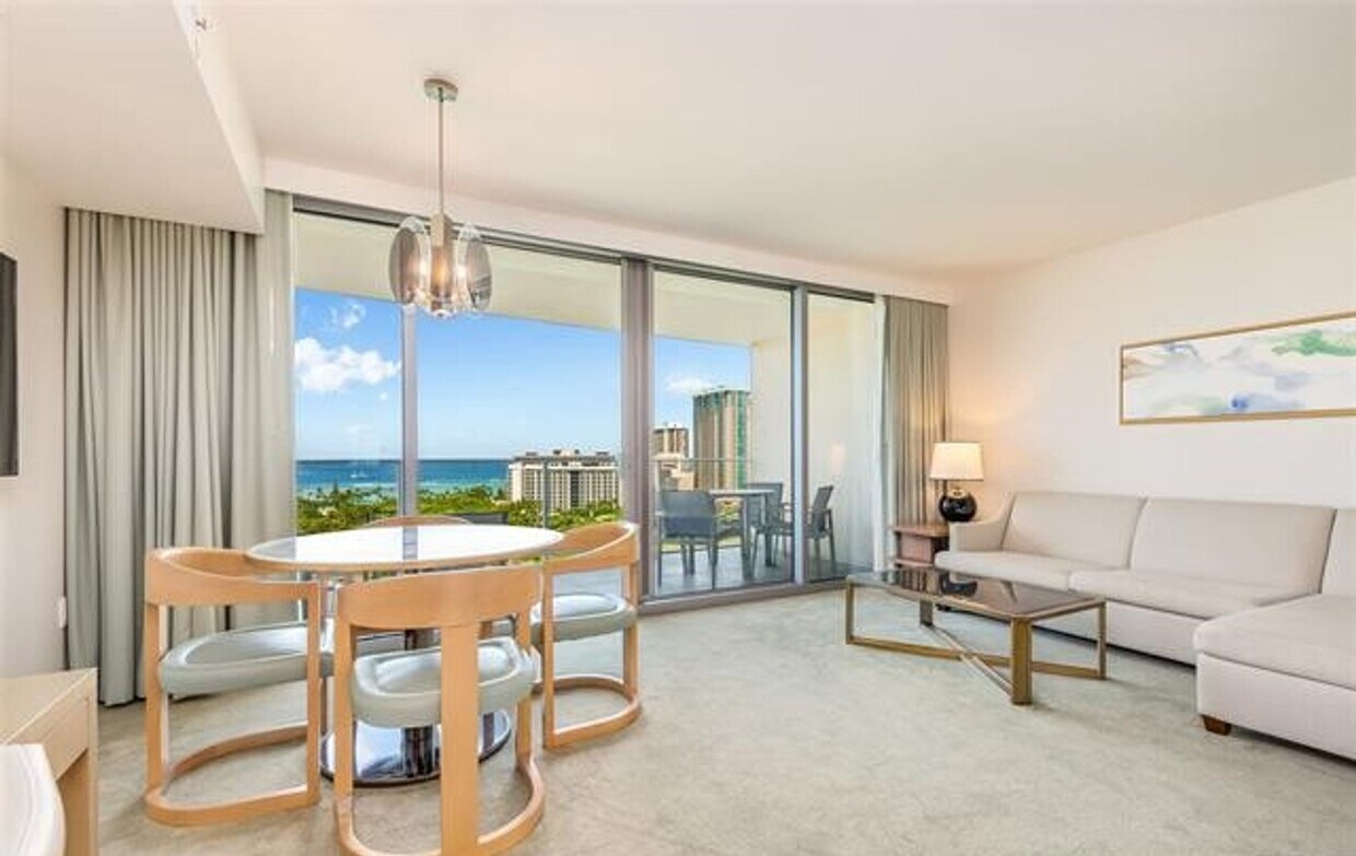 Foto principal - Rarely Available 1 BED / 1 BATH Long-term ...