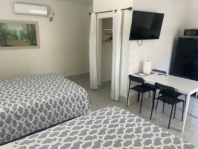 Foto del edificio - 12619 Emelita St