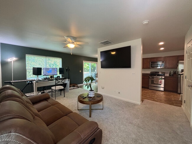 Building Photo - 1453 Carlisle Ln