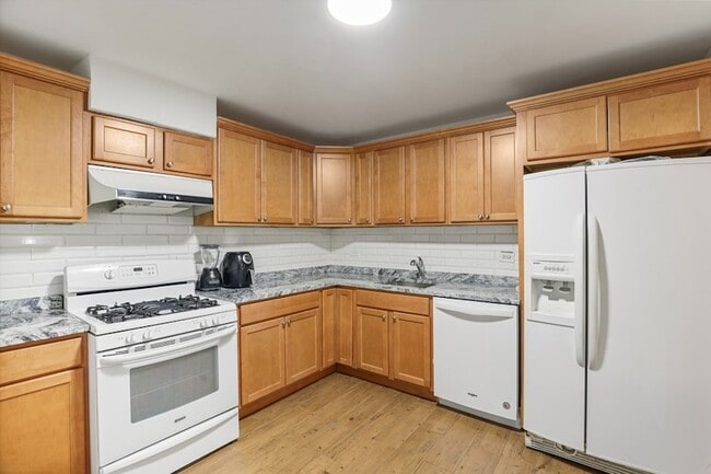 Building Photo - 8884 Steven Dr