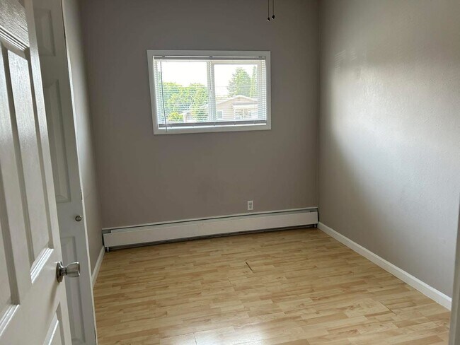 Foto del edificio - 307 16th St W