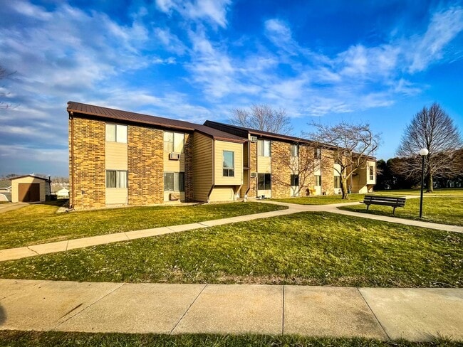 Building Photo - Monticello Apartments