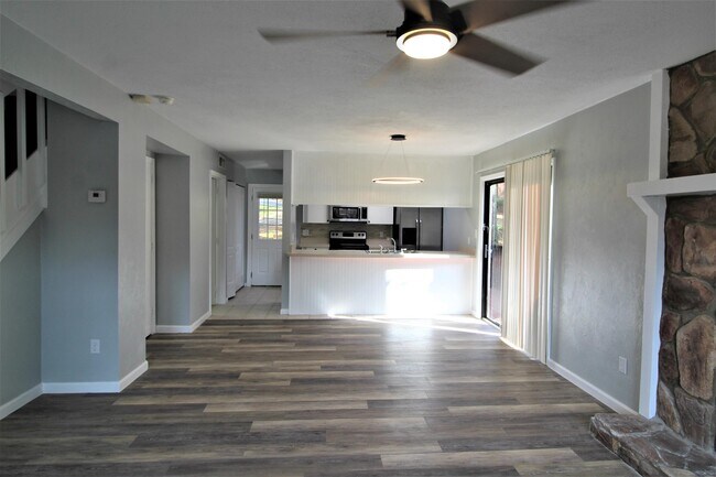 Building Photo - 2255 Shady Timbers Cir