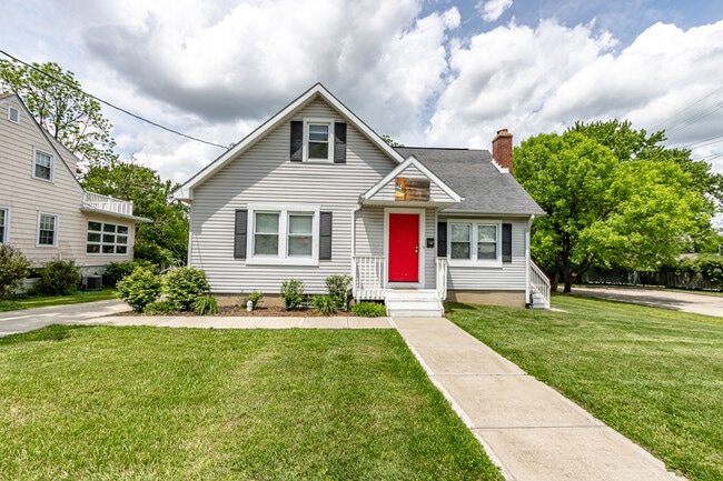 Photo - 100 W Central Ave House