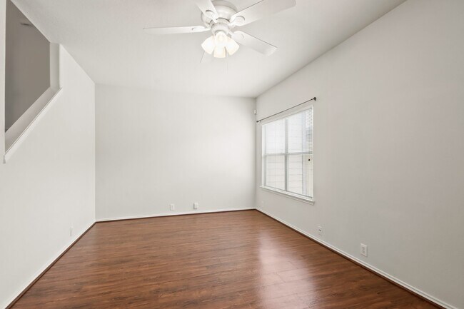 Building Photo - 23611 Wildwood Green Way