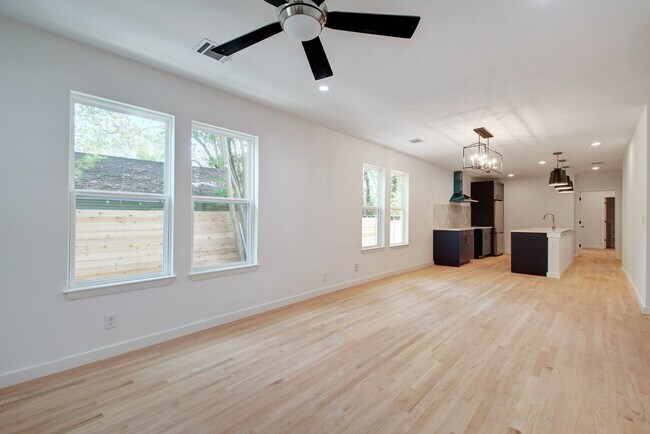 Building Photo - August Pre-lease!  3X2 Gorgeous Home!