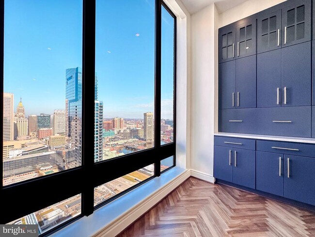 Foto del edificio - 10 E Lee St