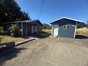 Building Photo - 329 Gael Ln