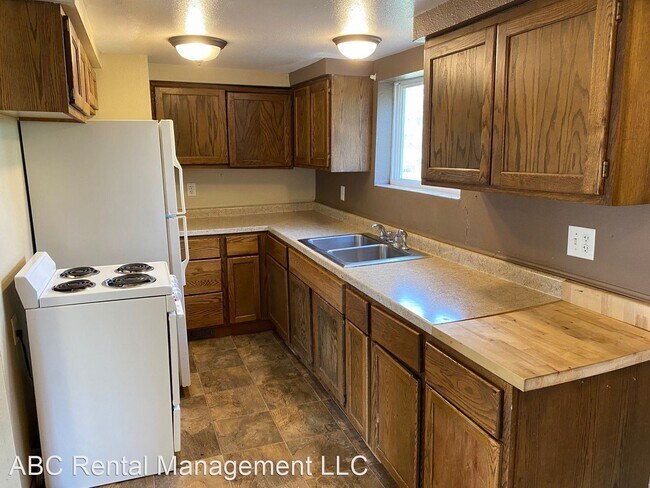 Building Photo - 2 br, 1.5 bath House - 722 Augusta Avenue