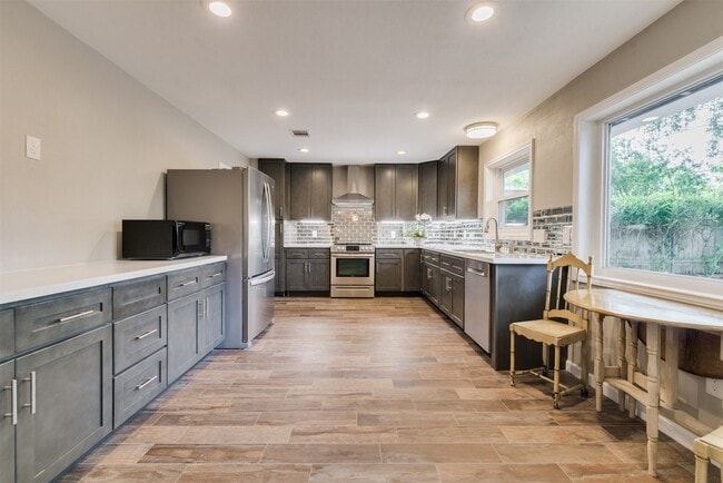 Foto del edificio - 5310 Carew St