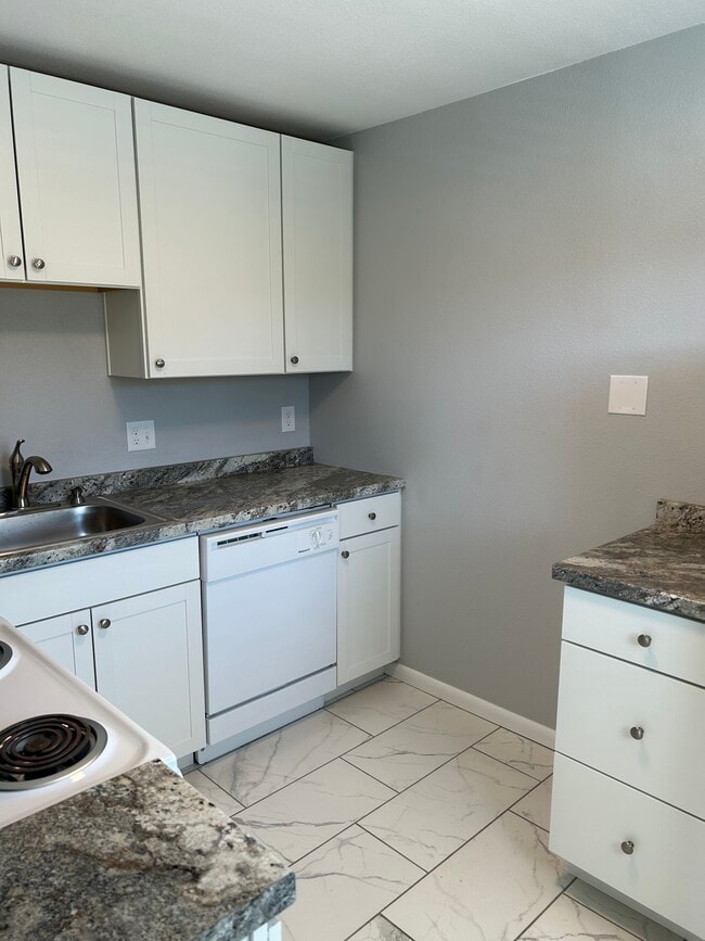 3438 N Cascade Ave, Colorado Springs, CO 80907 House Rental in