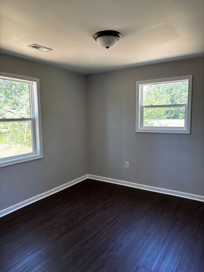 Foto del edificio - Remodeled Brick Ranch Home