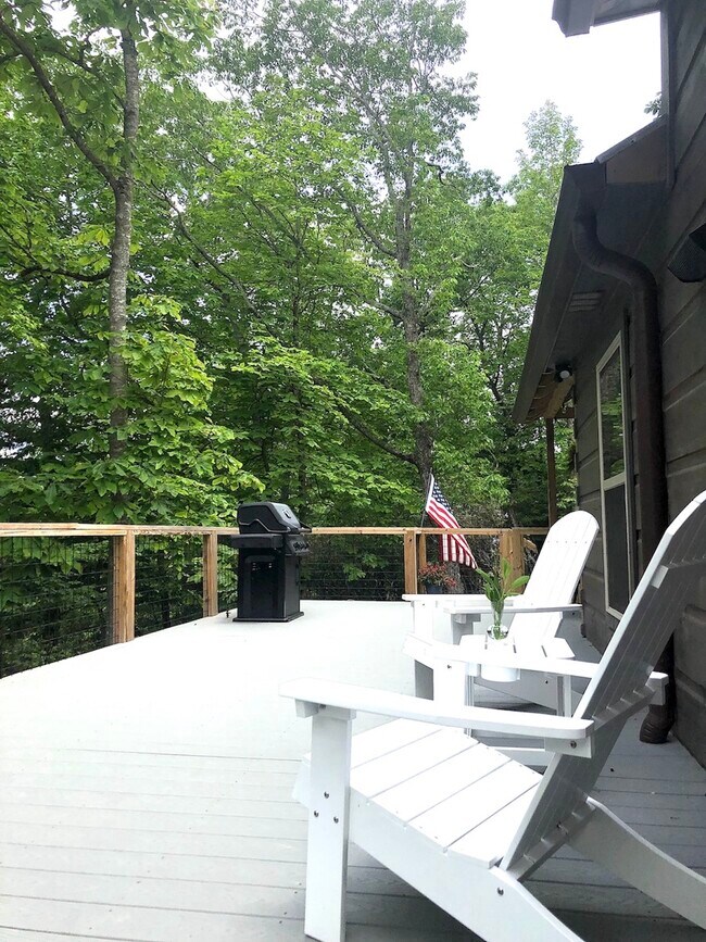 Foto del edificio - 1566 Old Mill Rd